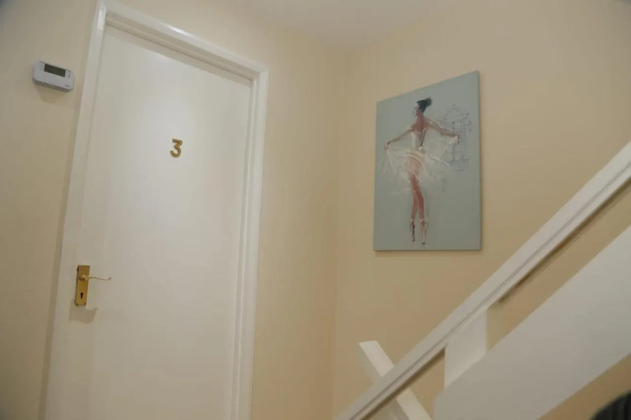 Budget 4-Bedrooms In Thamesmead Лондон 0*,  Великобритания