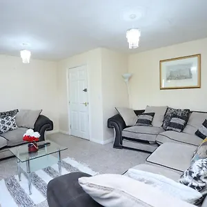 Holiday home Lovely 4 Bed House, London