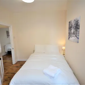 Holiday home Cheerful 3 Bedroom In Greater, London
