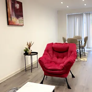 Holiday home Redline Homes, London