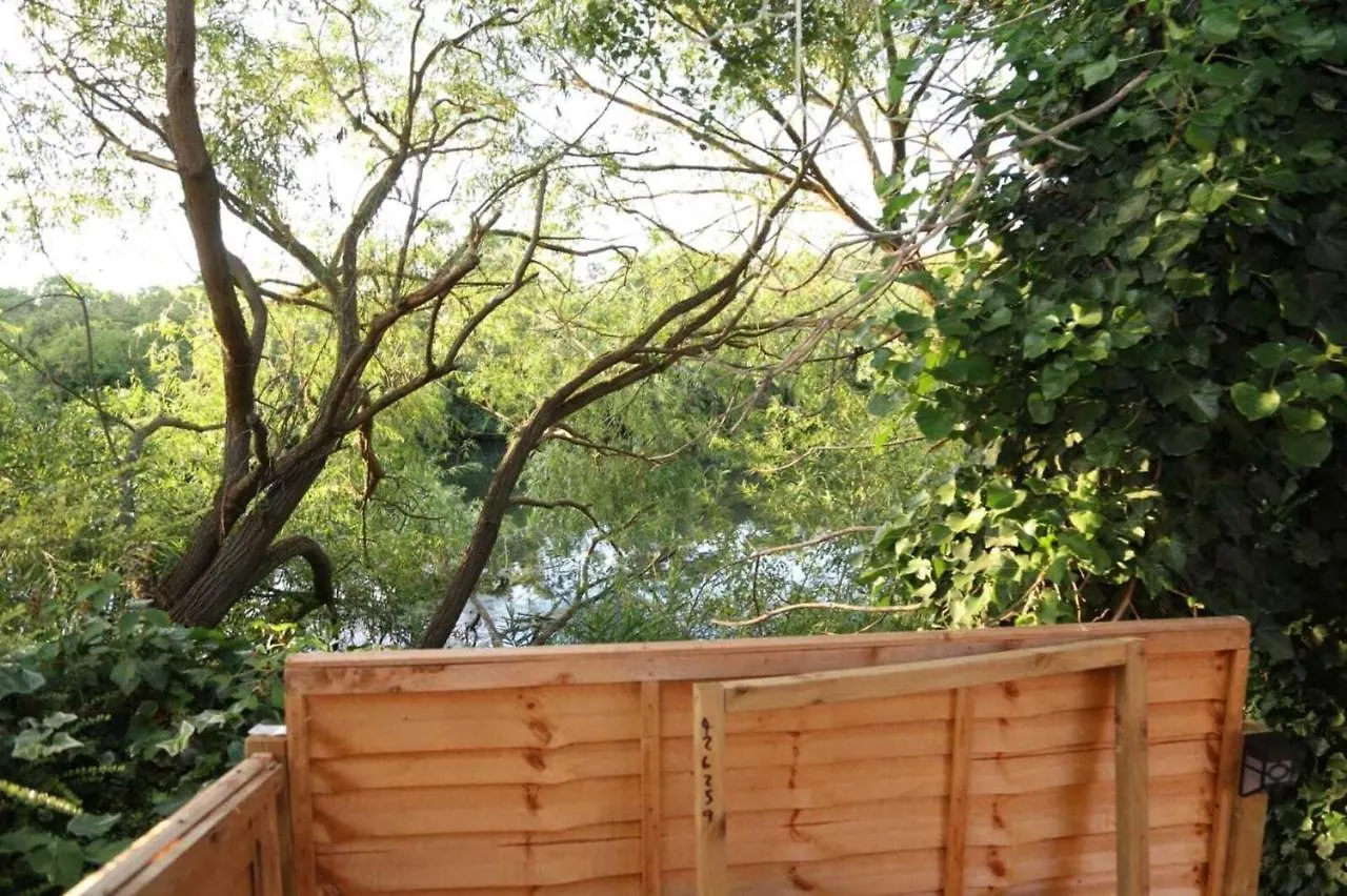 Holiday home Budget 4-Bedrooms In Thamesmead London United Kingdom