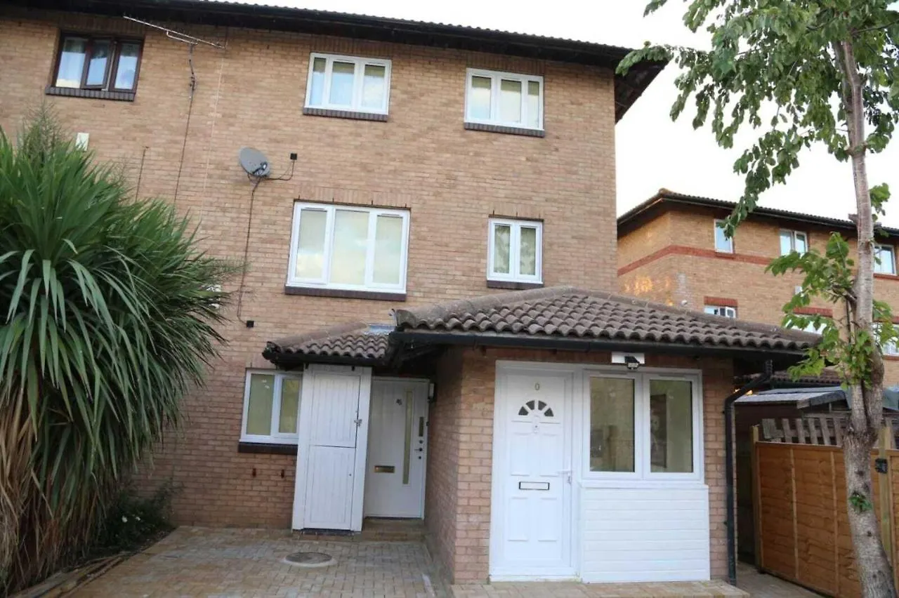 Budget 4-Bedrooms In Thamesmead London