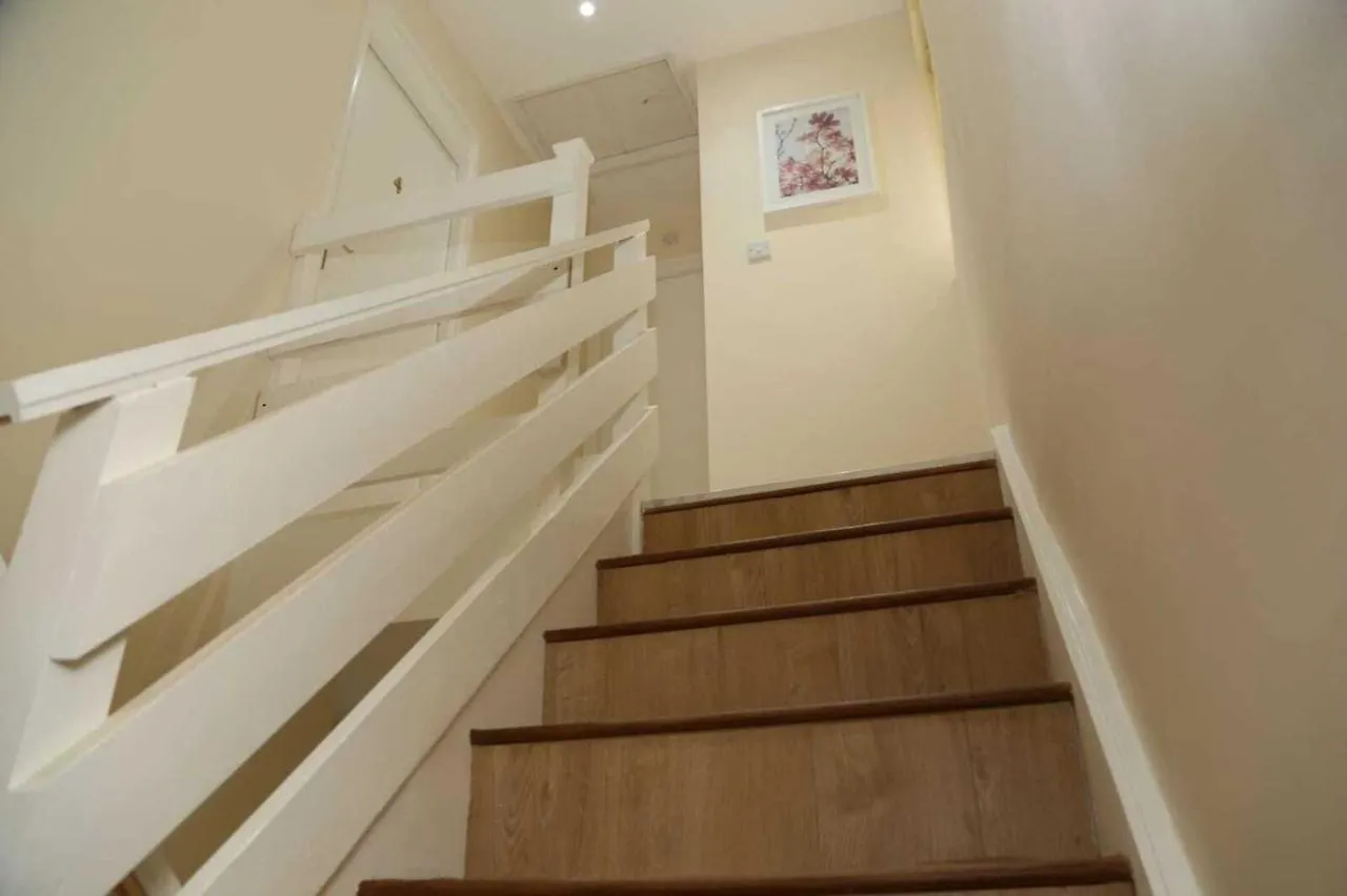Budget 4-Bedrooms In Thamesmead London 0*,