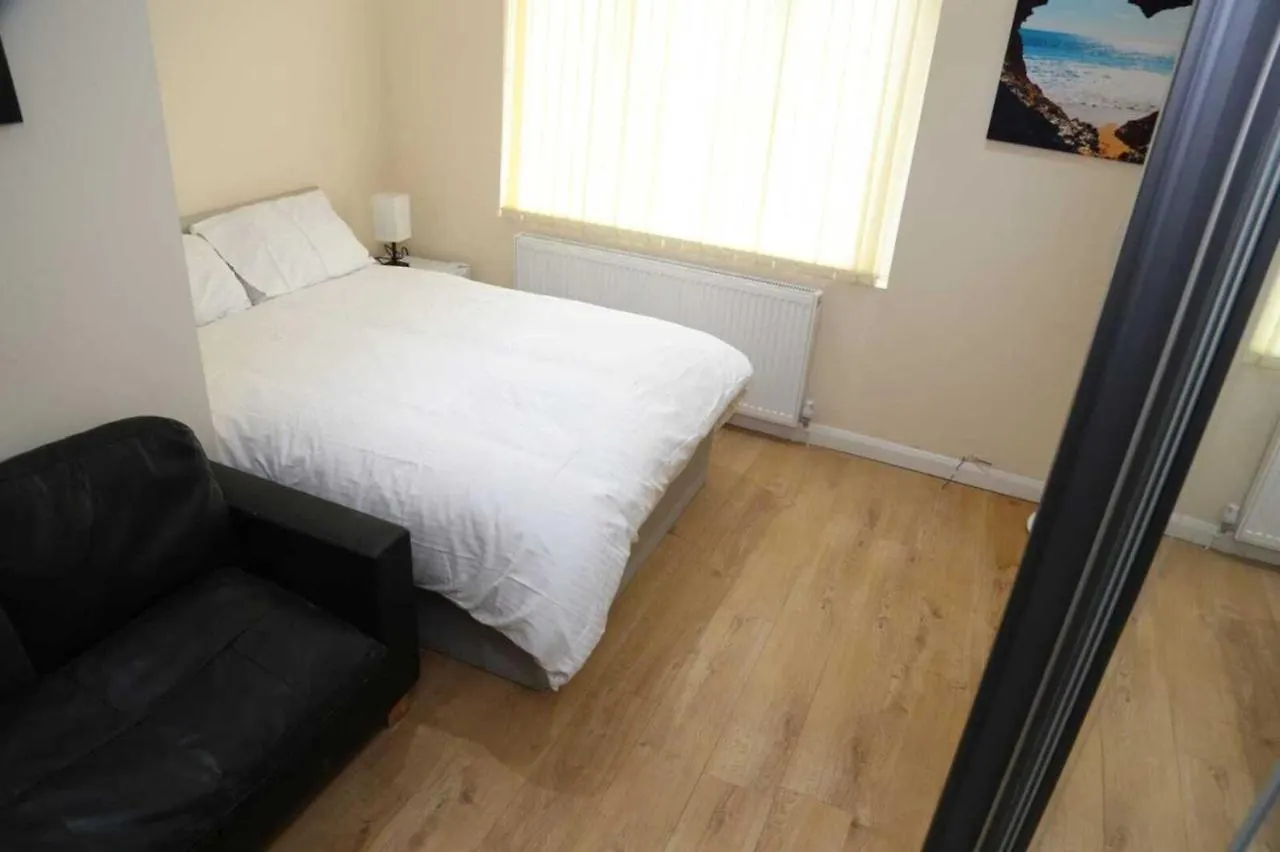 Budget 4-Bedrooms In Thamesmead London United Kingdom