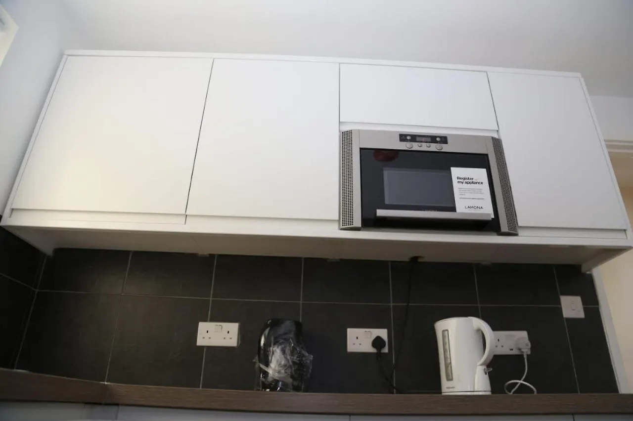 Holiday home Budget 4-Bedrooms In Thamesmead London