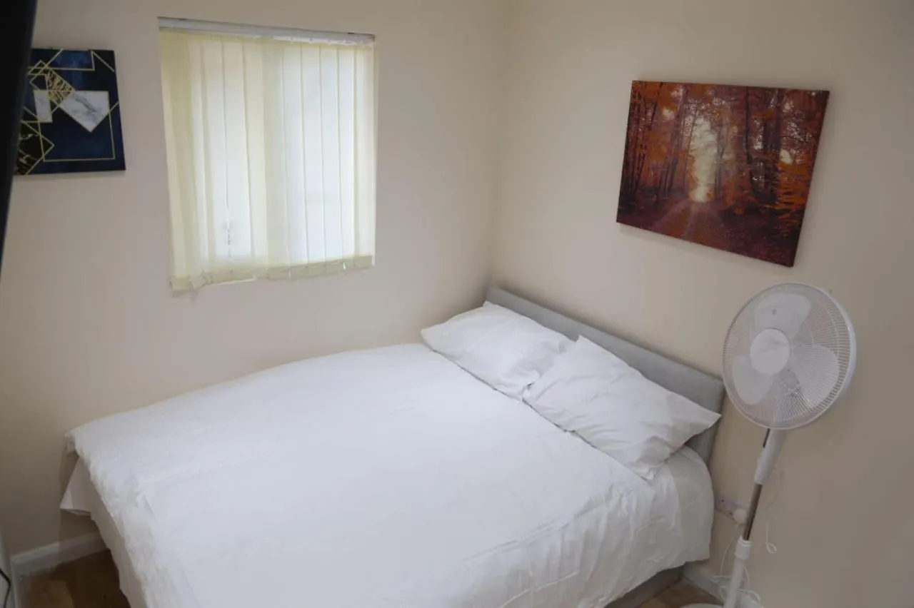Holiday home Budget 4-Bedrooms In Thamesmead London United Kingdom